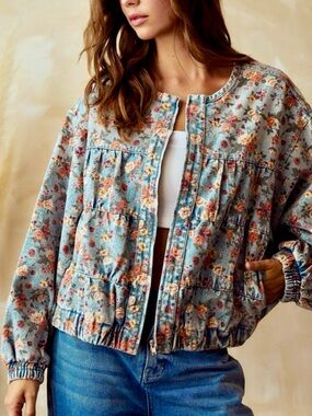 ♥️Hello Gorgeous! Floral Print Zip Up Cropped Denim Jacket
